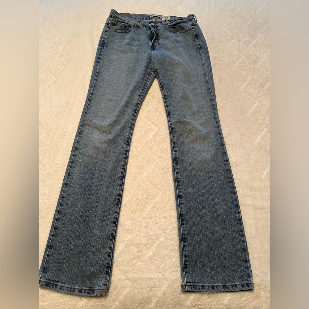 Woman’s Levi 505 Straight Leg Jeans